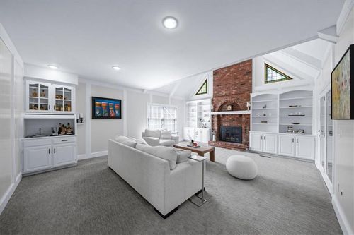 4300 W 125th Ter, Leawood, KS, 66209-2202 | Card Image