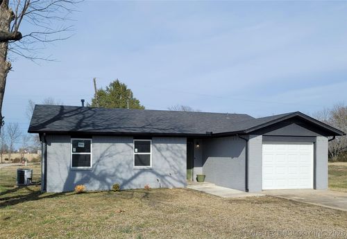 802 E Knisley Ave, Checotah, OK, 74426-2801 | Card Image