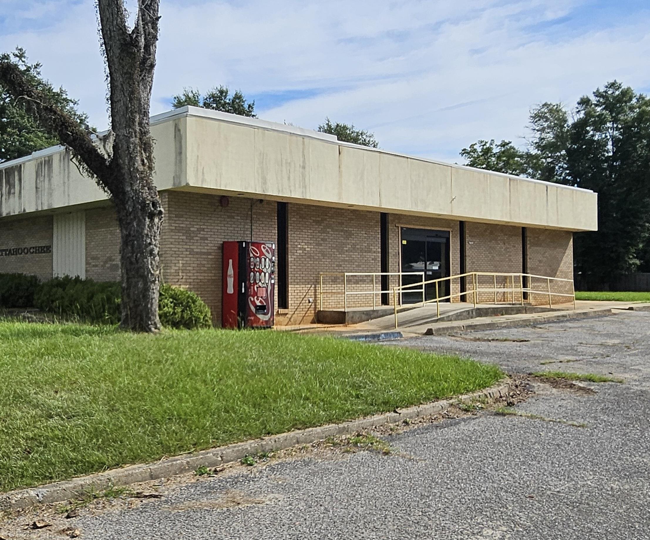 35 Jefferson St, Chattahoochee, FL 32324