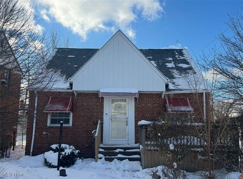 21202 Hillgrove Ave, Maple Heights, OH, 44137-2142 | Card Image