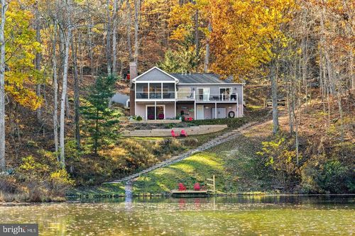 435 Lakeside Dr, HARPERS FERRY, WV, 25425-4871 | Card Image