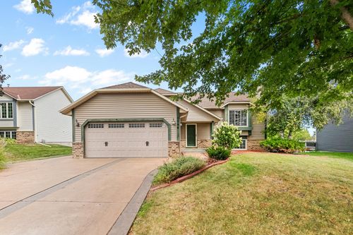 8844 Acadia Rd, Woodbury, MN, 55125-3479 | Card Image