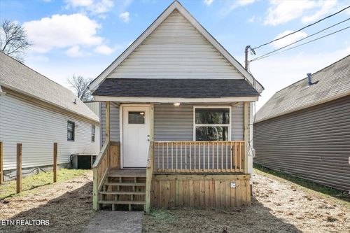 216 Dameron Ave, Knoxville, TN, 37917-6427 | Card Image