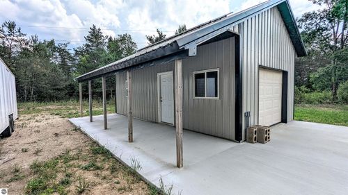 00 N 5 Rd, Mesick, MI, 49668 | Card Image
