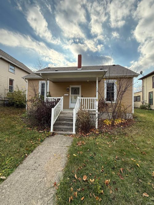 736 N Lafontaine St, Huntington, IN, 46750-2009 | Card Image