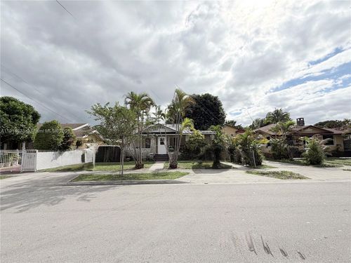 rear-ground-1350 Sw 13th St, Miami, FL, 33145-1661 | Card Image