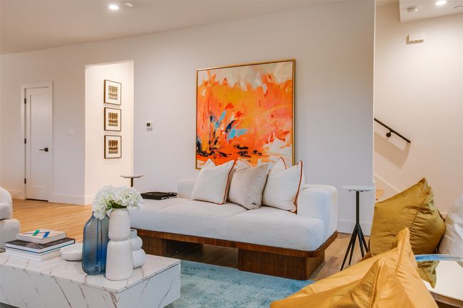 APT-1006 - 7207 Gaston Ave, Condo with 2 bedrooms, 3 bathrooms and null parking in Dallas TX | Image 9