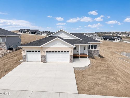 2018 Monarch Ave, Bismarck, ND, 58503-5101 | Card Image