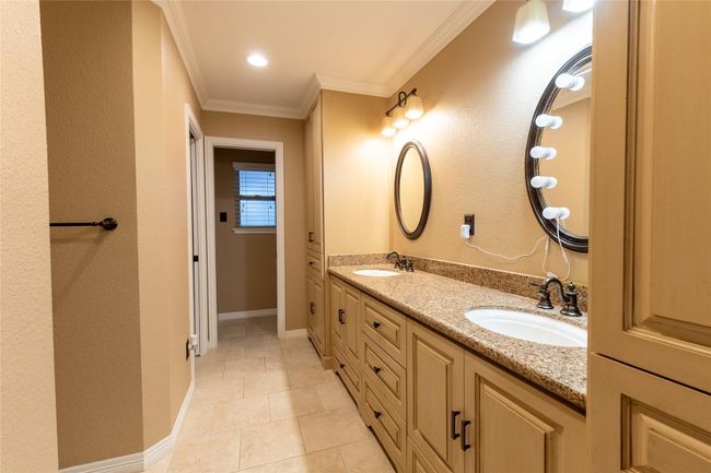 Primary Bathroom 1st | Image 19