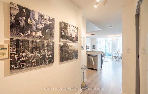 328-200 Manitoba St, Etobicoke, ON, M8Y3Y9 | Card Image