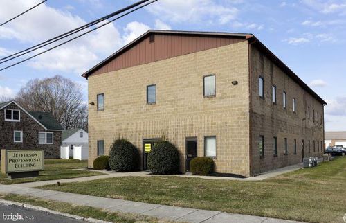 9 Lawn Ave, EAGLEVILLE, PA, 19403-3000 | Card Image