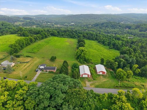 4065 Country Side Ln, HELLERTOWN, PA, 18055-3307 | Card Image