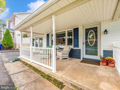 204 E H St, BRUNSWICK, MD, 21716-1531 | Card Image