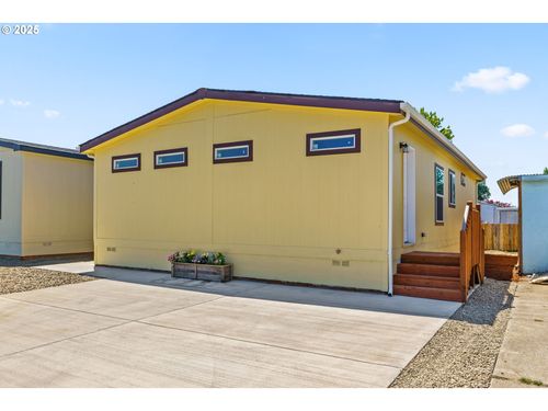 83-1025 S 6th St, Harrisburg, OR, 97446-9551 | Card Image