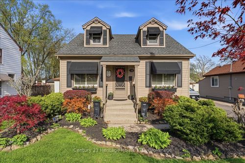 18 Northhaven Rd, Welland, ON, L3C1X1 | Card Image