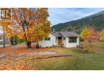 518 Devon St, House other with 2 bedrooms, 1 bathrooms and null parking in Creston BC | Image 1