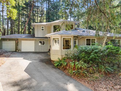 661 Millstream Lake Rd, Highlands, BC, V9B6E9 | Card Image