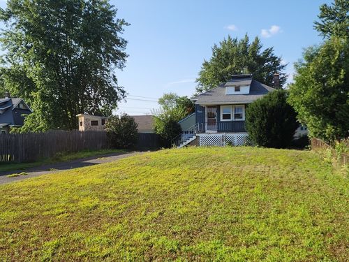 12 Stebbins St, Chicopee, MA, 01020-1619 | Card Image