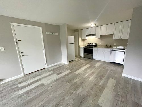 8-14B Mayberry Dr., Westborough, MA, 01581 | Card Image