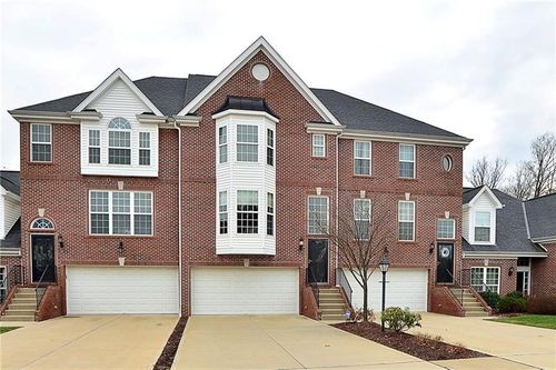 574 E Vanderbilt Dr, Mars, PA, 16046-2391 | Card Image