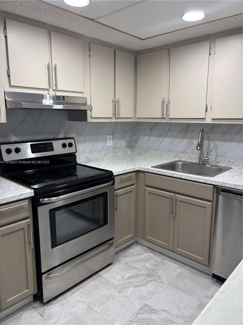 apt-312b-5550 Nw 44th St, Lauderhill, FL, 33319-6160 | Card Image
