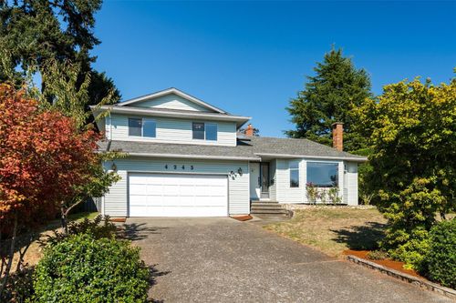 4243 Panorama Dr, Saanich, BC, V8X4W8 | Card Image