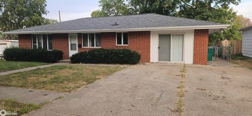 315 S 5th Ave, Winterset, IA, 50273-2212 | Card Image