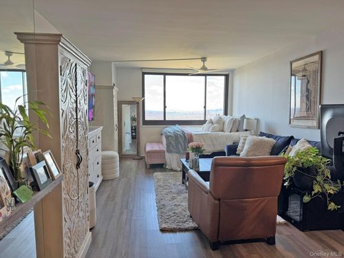 apt-31c-26910 Grand Central Pkwy, Floral Park, NY, 11005-1038 | Card Image