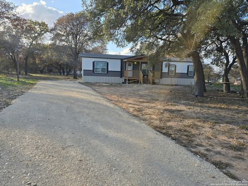 336 Cr6846, Lytle, TX, 78052 | Card Image