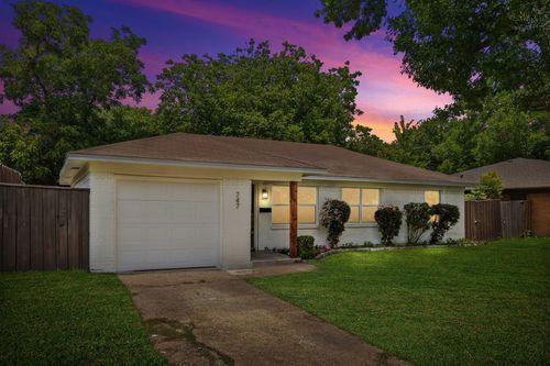 747 High School Dr, Seagoville, TX, 75159-1735 | Card Image