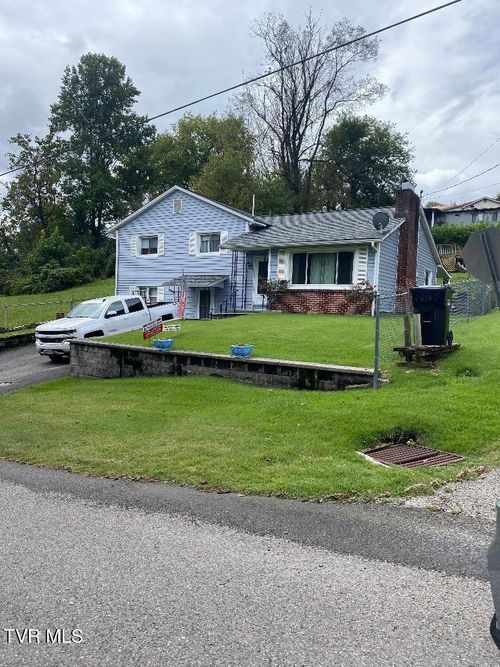 210 Bell Ave, Appalachia, VA, 24216-1504 | Card Image