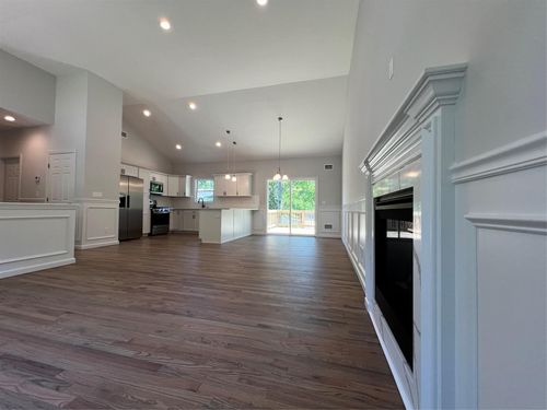 5 Long Island Ave, Holtsville, NY, 11742-1802 | Card Image