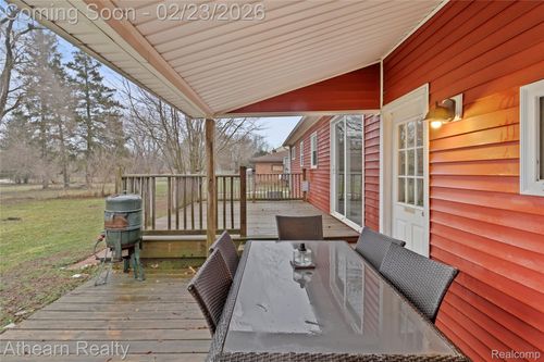 3053 Eastgate St, Burton, MI, 48519-1562 | Card Image