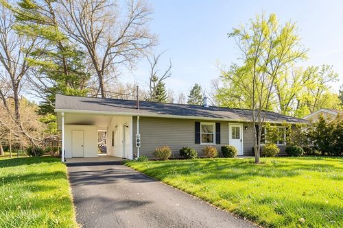 10-10 Mickelson Ln, Bedford, MA, 01730-1133 | Card Image