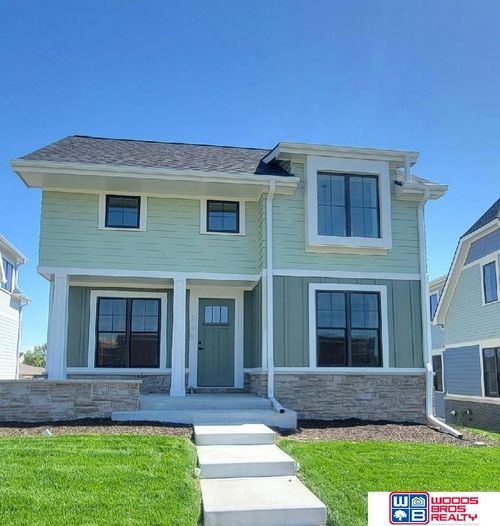 745 Penrose Dr, Lincoln, NE, 68521-8950 | Card Image