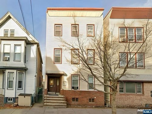 422 John St, East Newark, NJ, 07029-2891 | Card Image