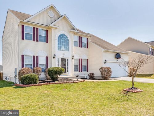 124 Chandlers Glen Dr, BUNKER HILL, WV, 25413-2121 | Card Image