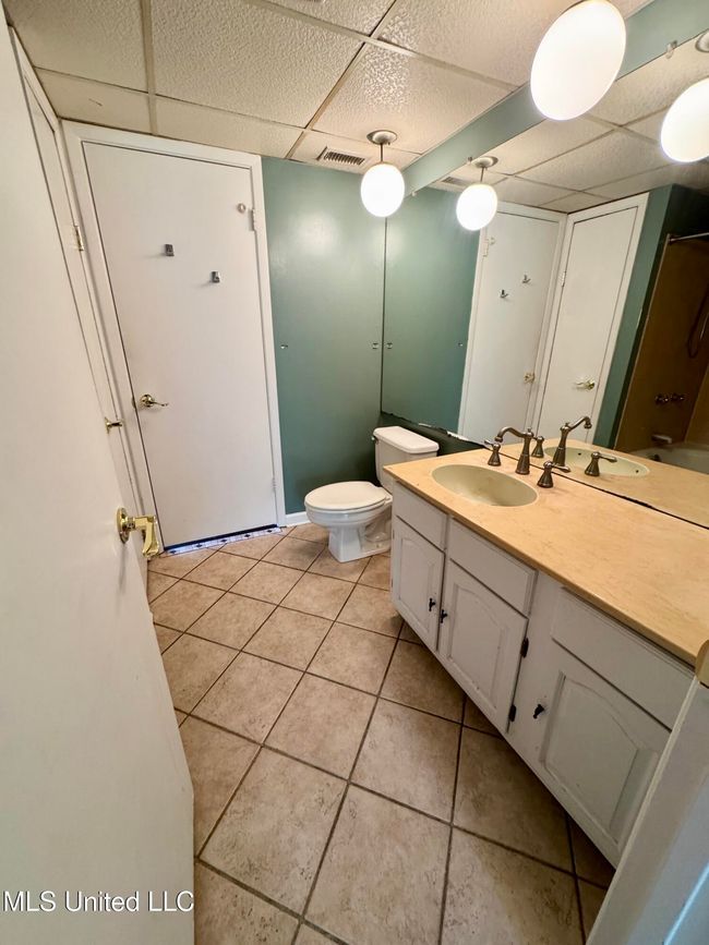 Bathroom | Image 21