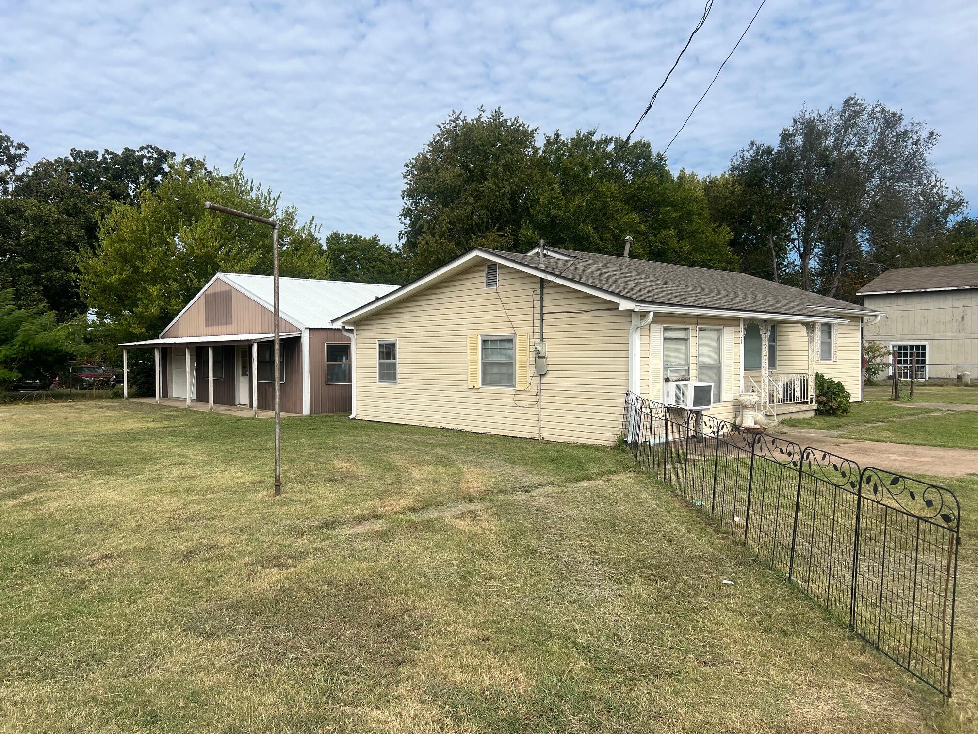 1st St, Jay, OK 74346