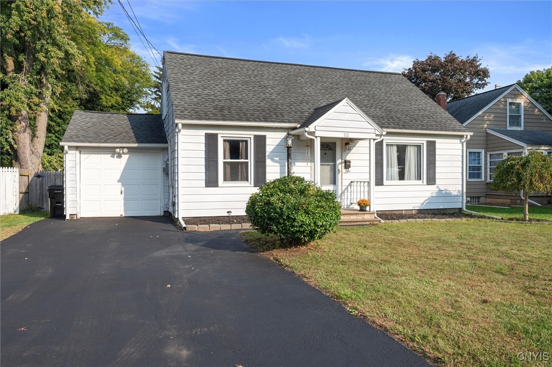 Maple Ln, Syracuse, NY 13212