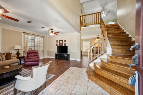 6111 Sandstone Dr, Arlington, TX, 76001-5447 | Card Image