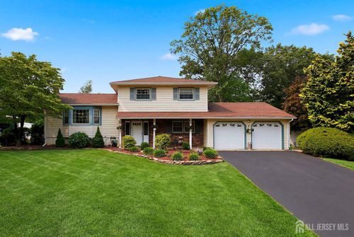 25 Dusko Dr, Parlin, NJ, 08859-2022 | Card Image