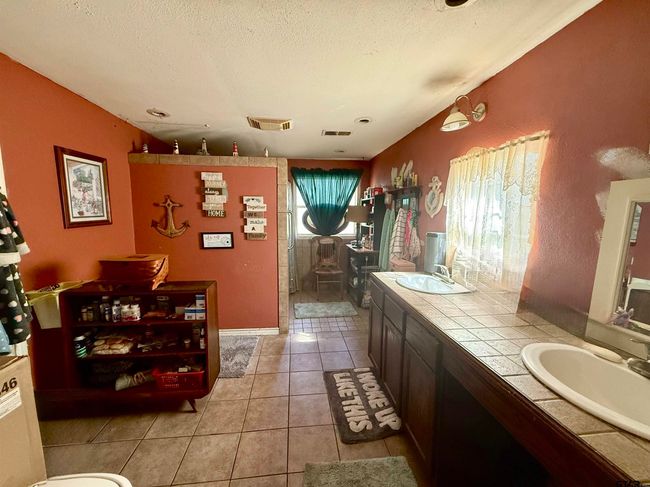 7256 W Fm 515, House other with 4 bedrooms, 2 bathrooms and null parking in Yantis TX | Image 8