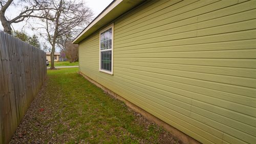 323 Texas Street, Pottsboro, TX, 75076 | Card Image