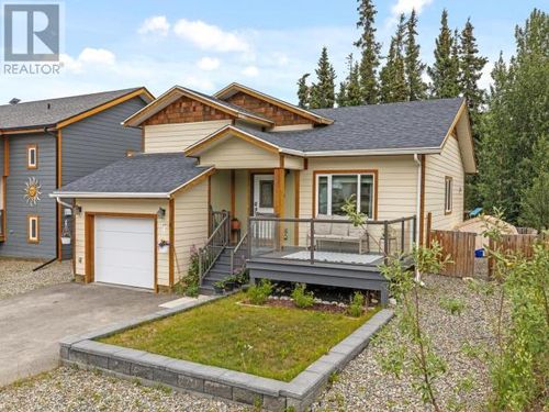 35-19 Wann Rd, Whitehorse, YT, Y1A0K4 | Card Image