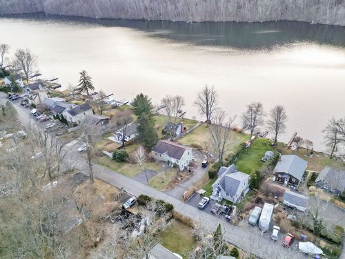 54 Lavelle Ave, New Fairfield, CT, 06812-2302 | Card Image