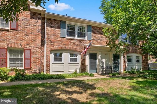 470-8356 Forrester Blvd, SPRINGFIELD, VA, 22152-1735 | Card Image