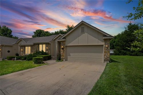 510 Ashurst Place, Lees Summit, MO, 64081 | Card Image