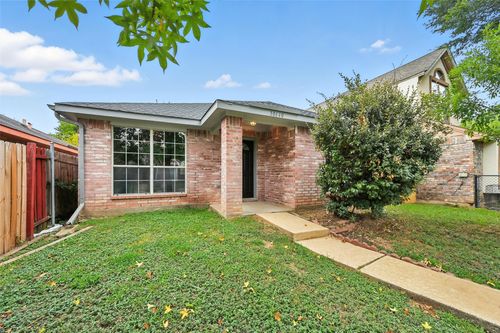 10640 Woodleaf Dr, Dallas, TX, 75227-7124 | Card Image