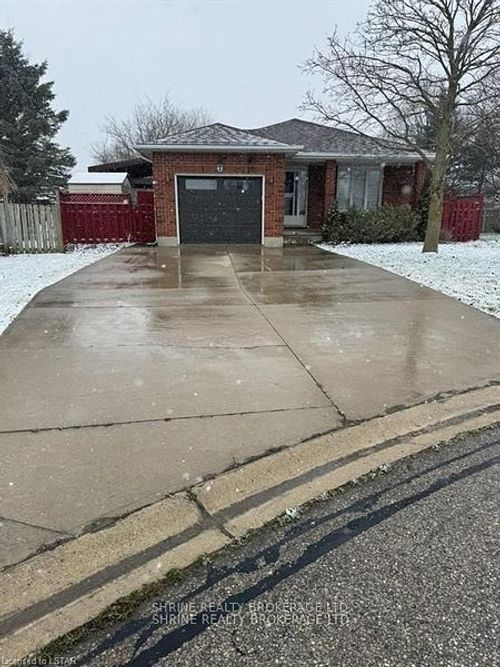 41 Hillside Rd, Ingersoll, ON, N5C4B7 | Card Image